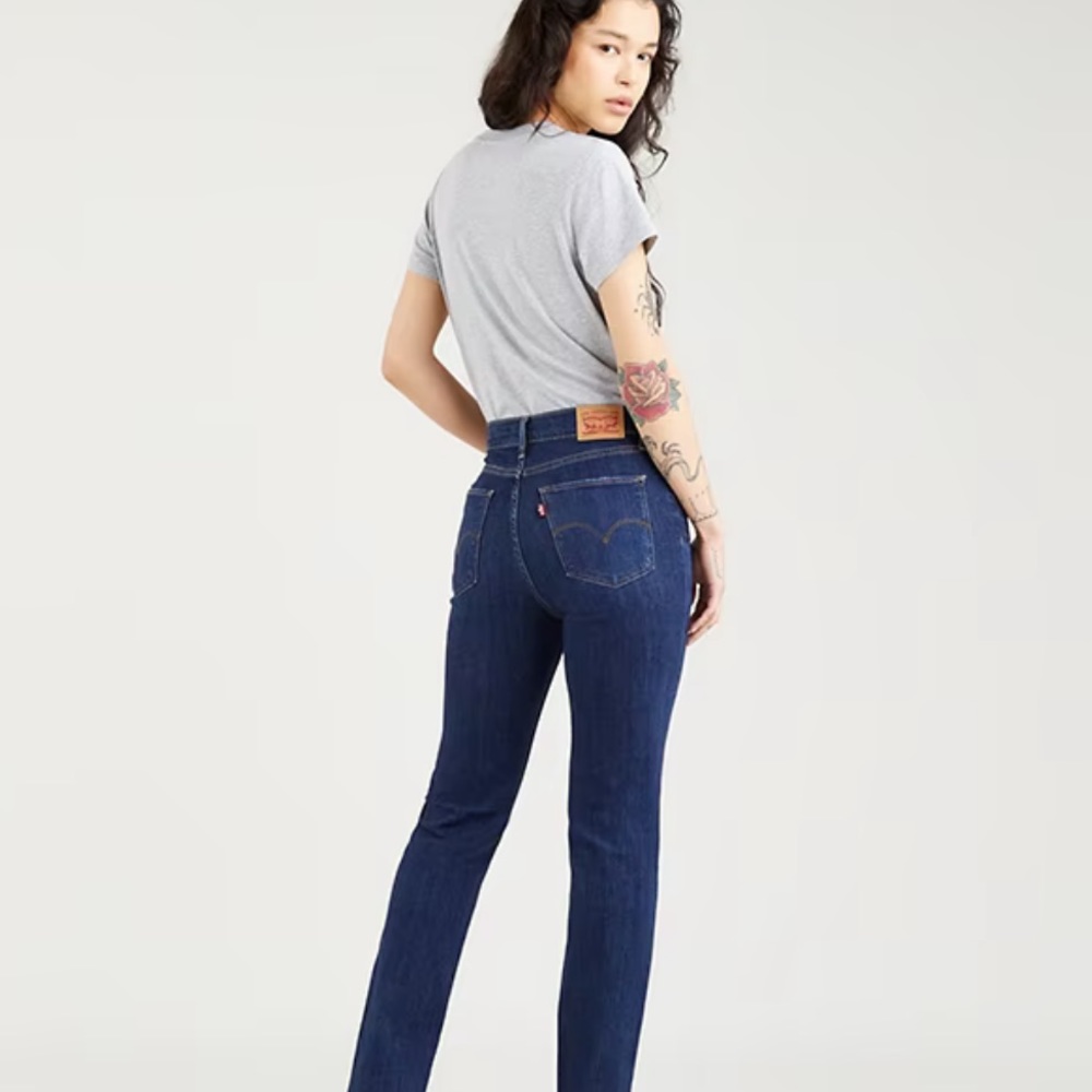 Levi’s 724 HIGH RISE STRAIGHT JEANS